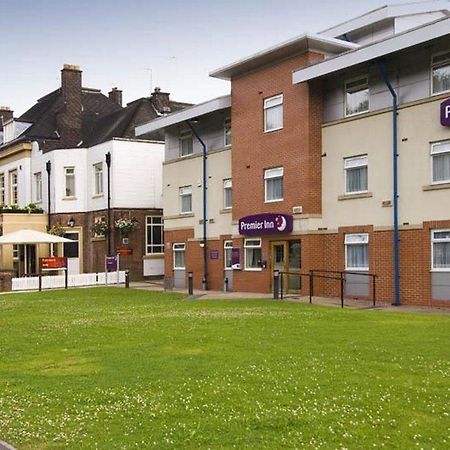 Premier Inn Manchester - Heaton Park Εξωτερικό φωτογραφία