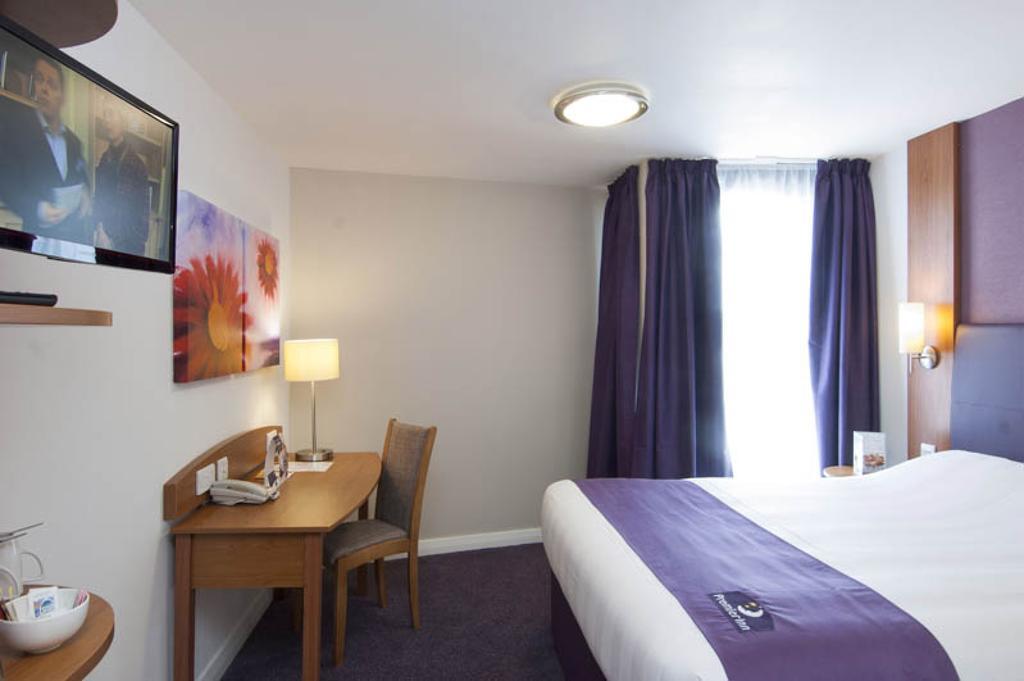 Premier Inn Manchester - Heaton Park Εξωτερικό φωτογραφία
