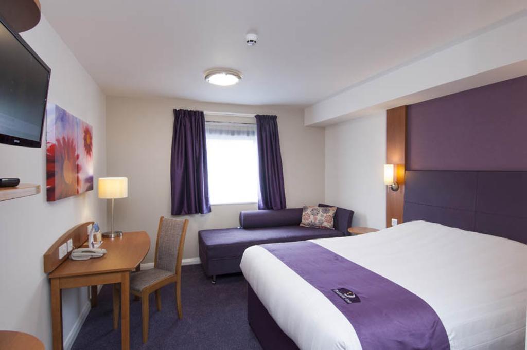 Premier Inn Manchester - Heaton Park Εξωτερικό φωτογραφία