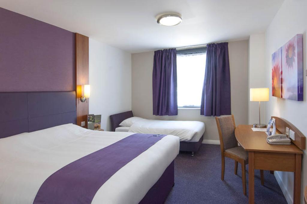 Premier Inn Manchester - Heaton Park Εξωτερικό φωτογραφία