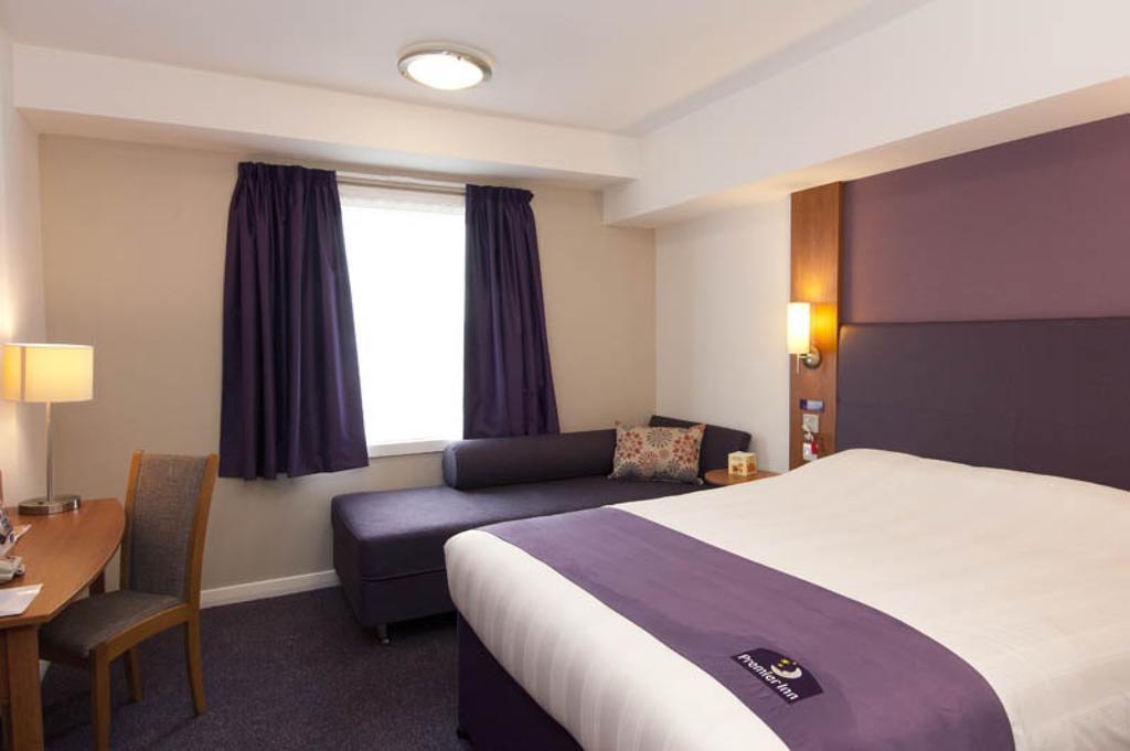 Premier Inn Manchester - Heaton Park Εξωτερικό φωτογραφία