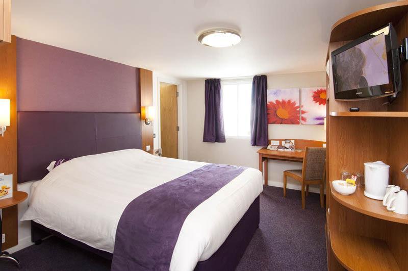 Premier Inn Manchester - Heaton Park Εξωτερικό φωτογραφία
